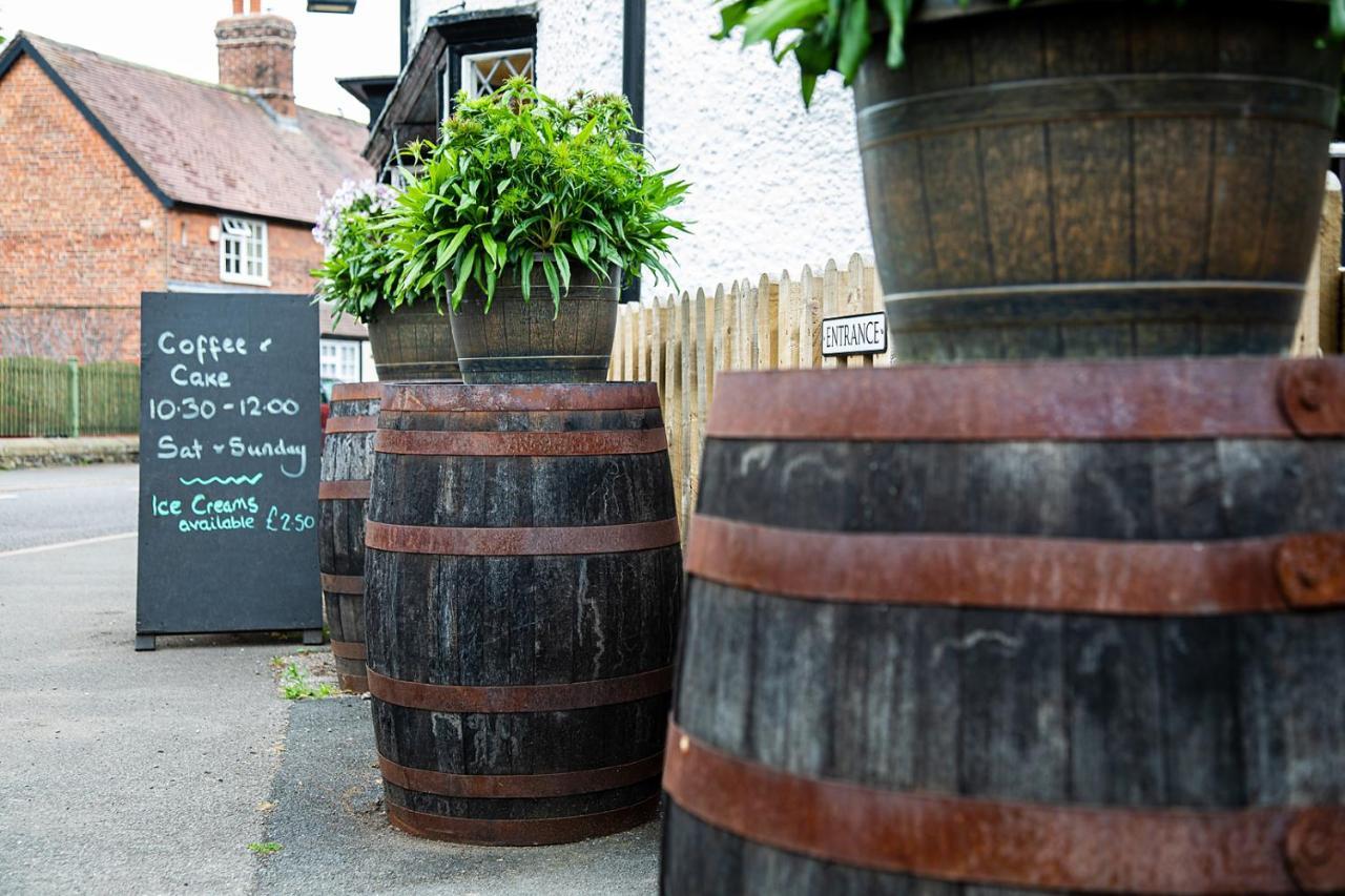 The Yew Tree Inn Church Stretton Exterior foto